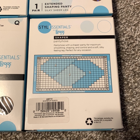 NIB Style Essentials by Leggs Nude Size Q - Picture 2 of 4